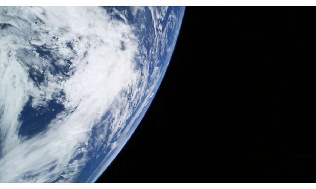 Astronomical nano-satellite VERTECS completes initial operations and begins scientific observations